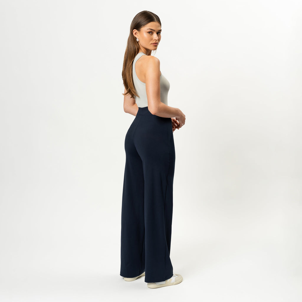 Clara Spodnie w Stylu Relaxed Straight