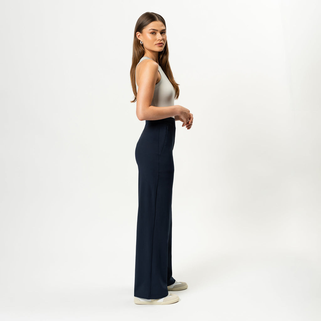 Clara Spodnie w Stylu Relaxed Straight