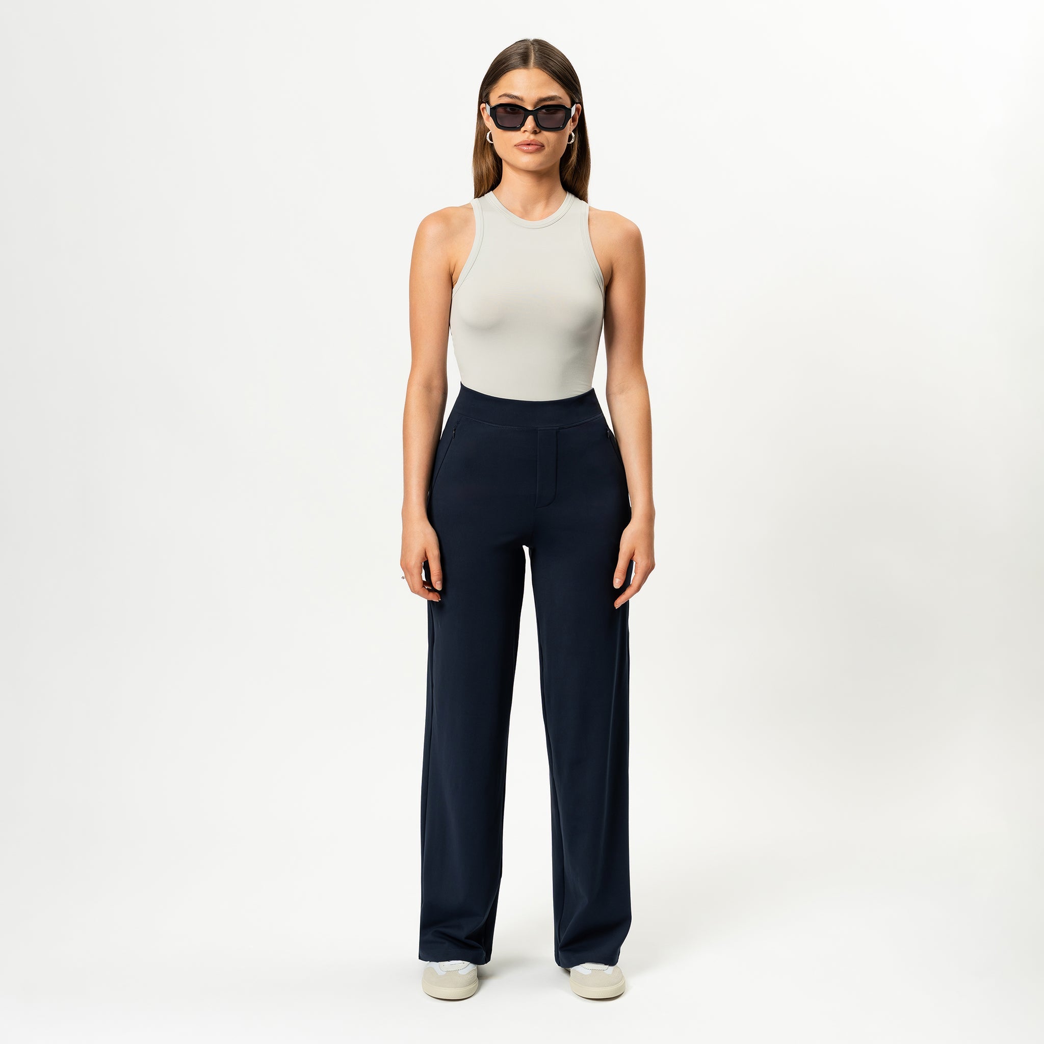 Clara Spodnie w Stylu Relaxed Straight